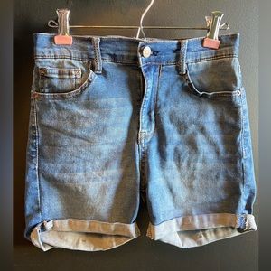Wallflower Denim Shorts - Women’s Size 8 - 6in inseam